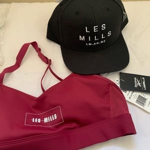 Les Mills Studio Women’s Strappy Sports Bra Small. With Bonus LM hat. NWT🌺